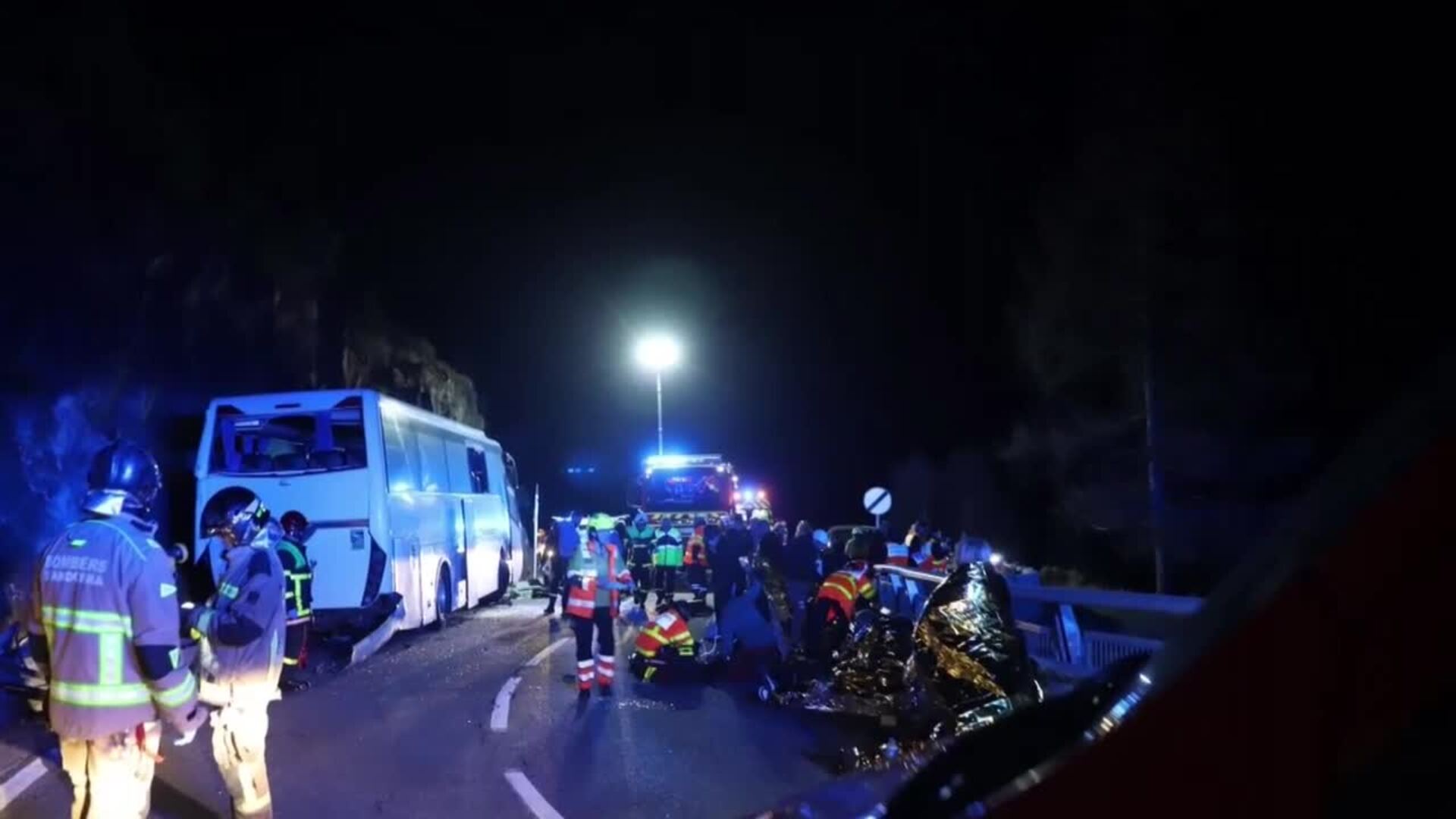 Al menos dos muertos en el accidente de un autobús español en Francia