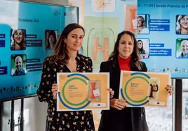 Las periodistas Isabel Miranda (izquierda) y Patricia Biosca (derecha) en la gala de entrega de premios y diplomas de los Premios de Periodismo de EIT Food