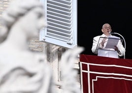 El Papa no se asomará este domingo para rezar el Ángelus por un resfriado