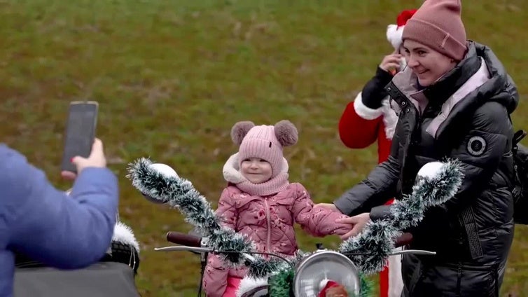 Desfile navideño de moteros en Chisináu