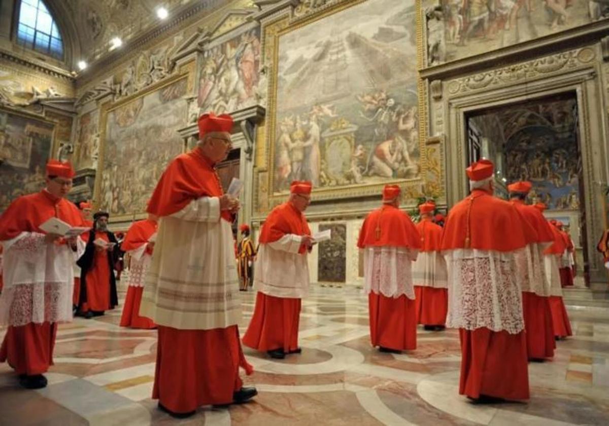 Quién está al frente de la Iglesia Católica desde la muerte del Papa Francisco hasta la elección del nuevo Pontífice