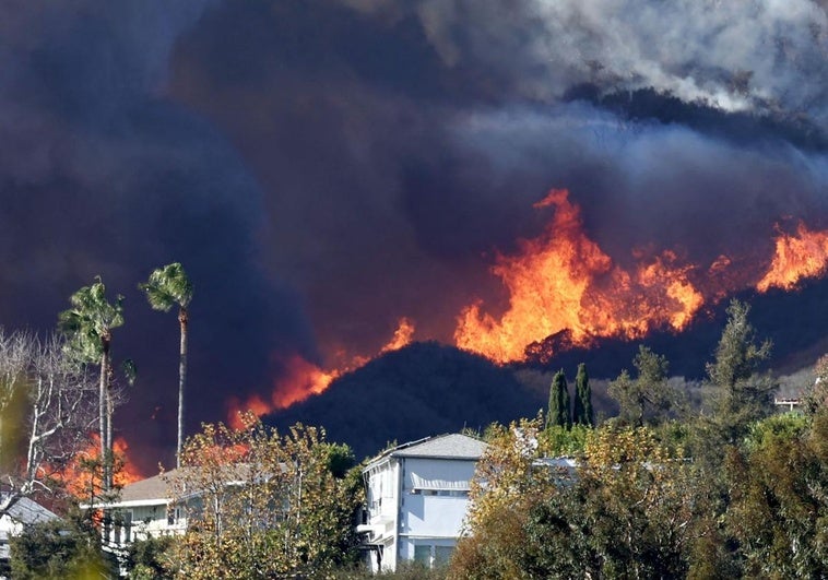 incendio-kcuD-U70775183829JC-758x531@diario_abc.jpg