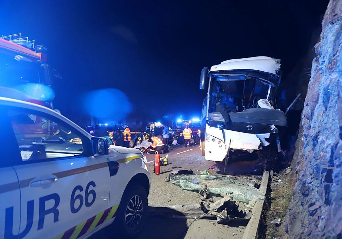 Estado en que quedó el autobús tras el accidente