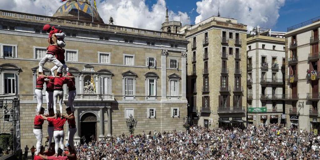 Castellers y calçots para catalanizar a los nuevos médicos del hospital Clínic de Barcelona