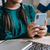 Andalucía y Cataluña no quieren el móvil en el aula ni para aprender