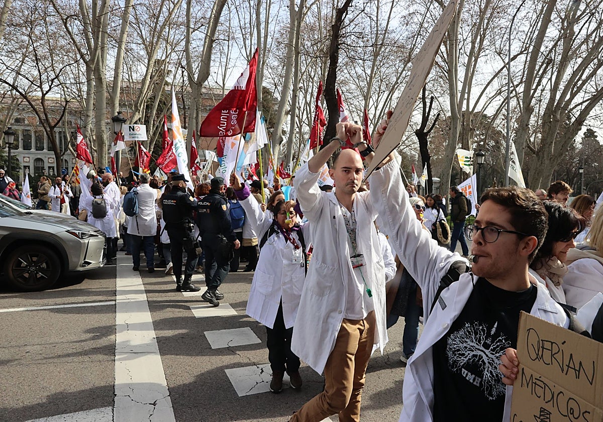 Concentración de médicos, la semana pasada, frente al Ministerio de Sanidad