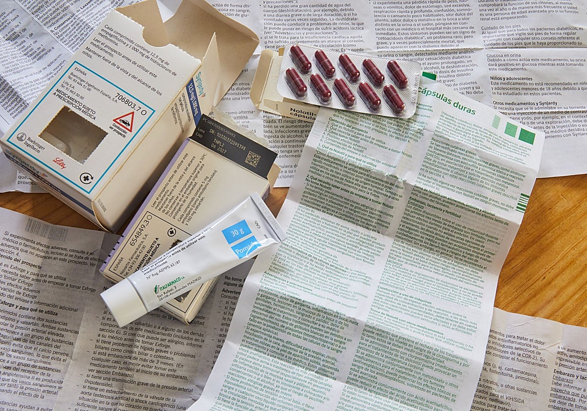 Prospectos de varios medicamentos