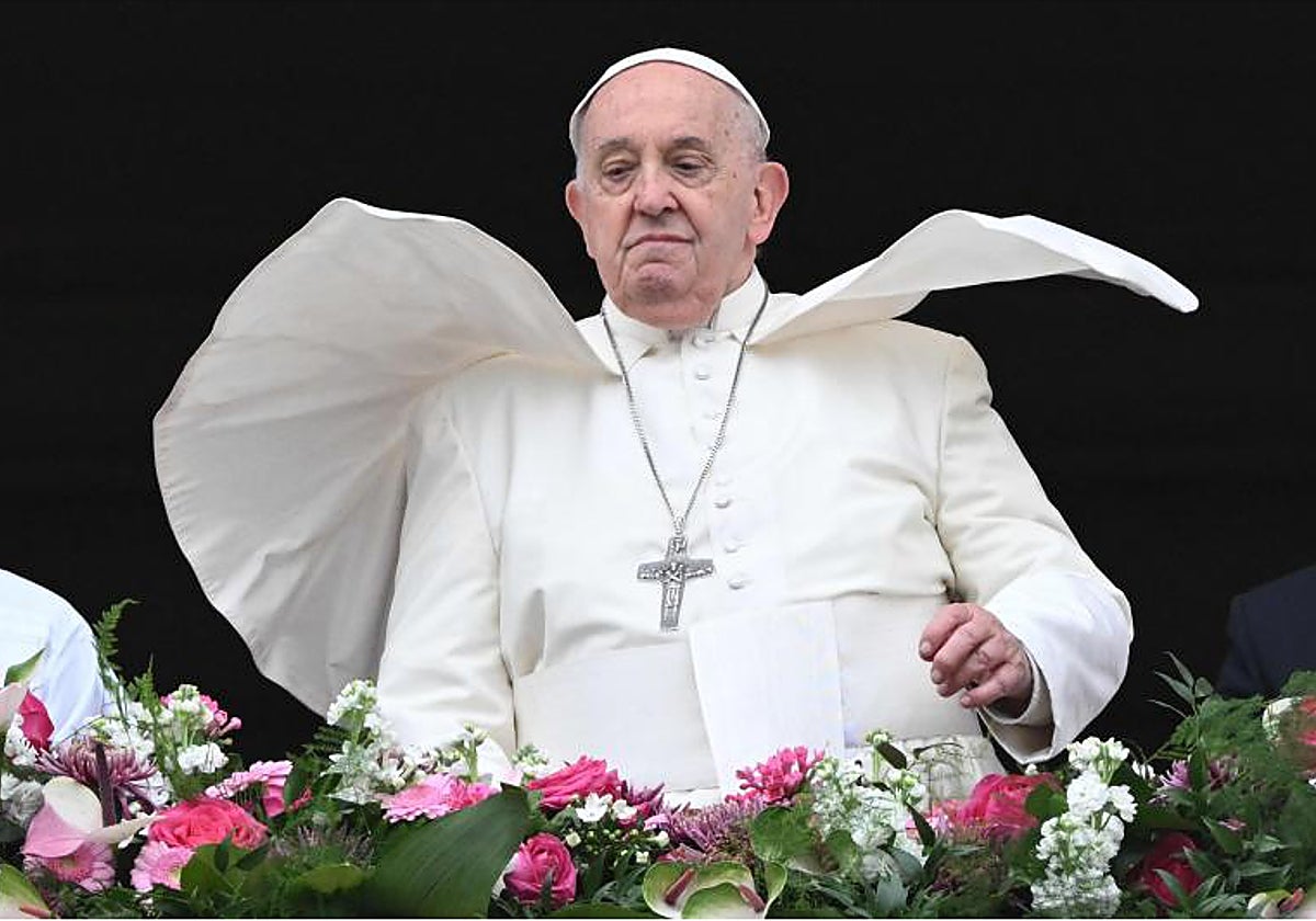 Francisco durante la bendición 'Urbi et Orbi' en la Semana Santa de 2024