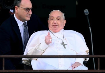 El Papa abre una nueva fase en el pontificado con su regreso al Vaticano