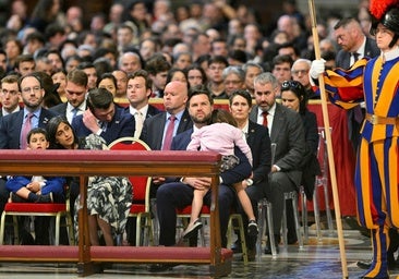 JD Vance asiste a los oficios del Viernes Santo en el Vaticano a pesar de la ausencia del Papa