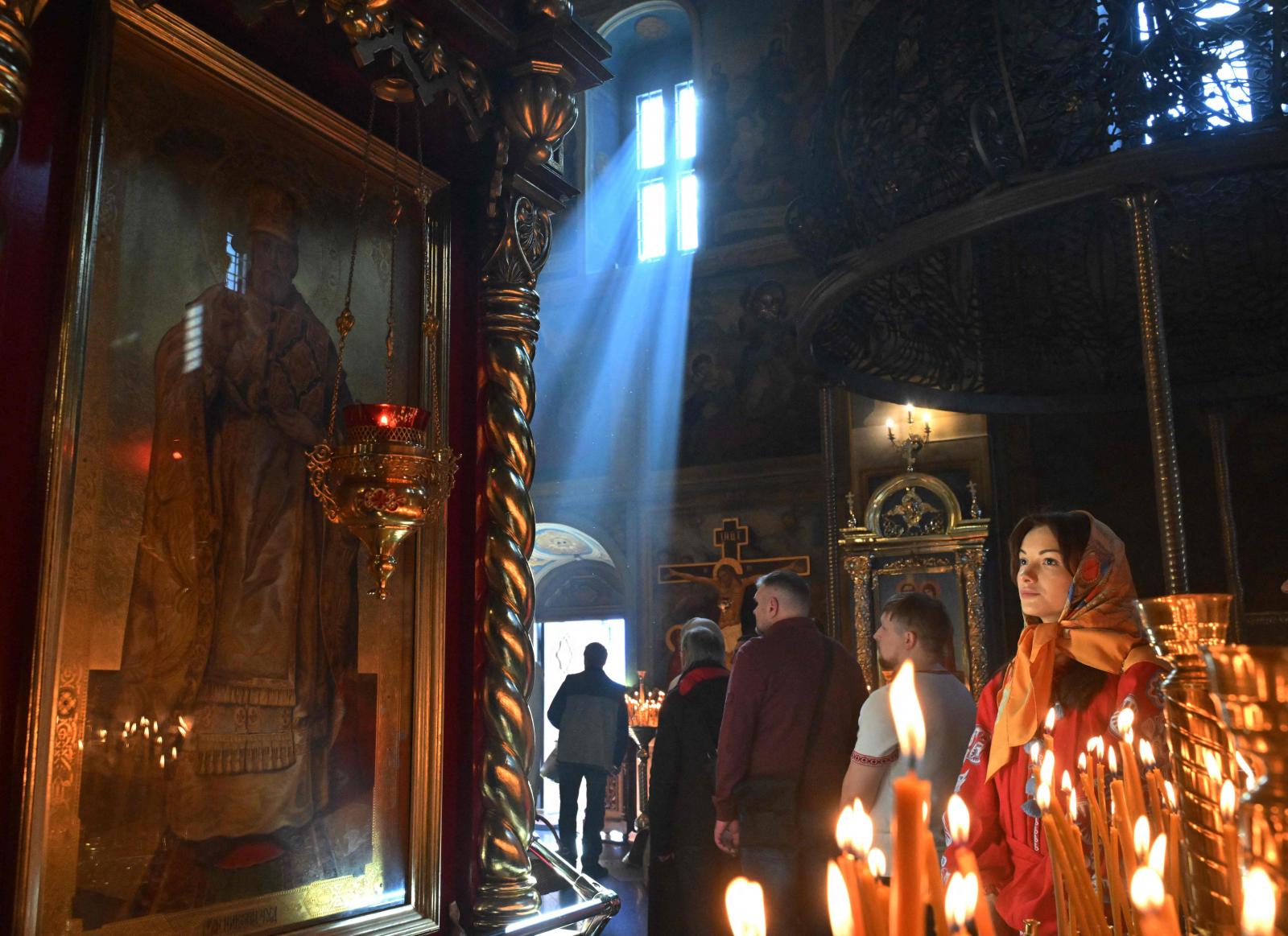 Interior de la Catedral de San Miguel de las Cúpulas Doradas de Kiev.