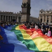 Del «¿quién soy yo para juzgar?» a bendecir parejas homosexuales: la relación con el colectivo LGTBI
