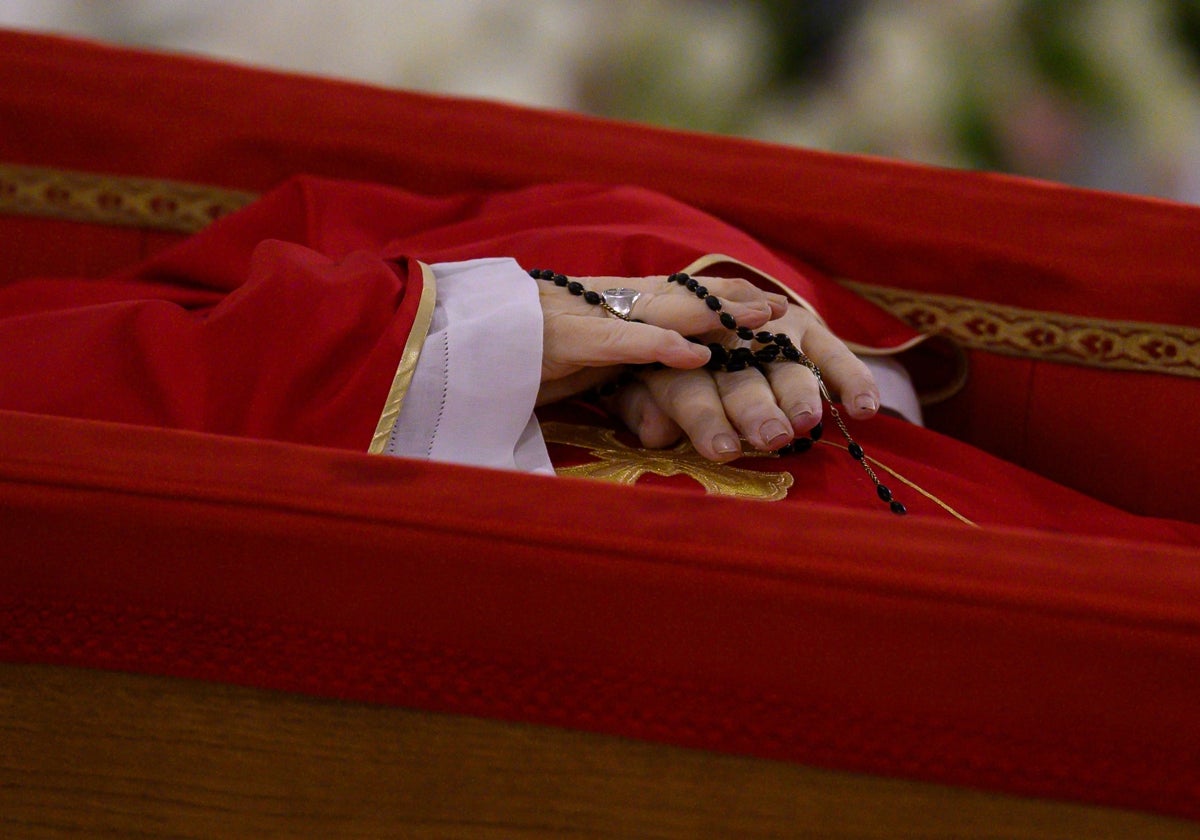 ABC entra en la Capilla ardiente privada del Papa Francisco