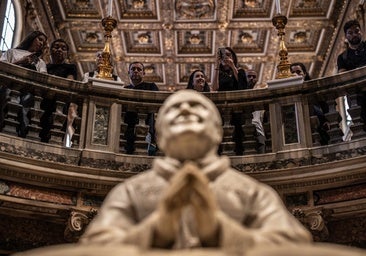 Así es el nuevo ritual de funeral pontificio que estrenará el Papa Francisco este sábado