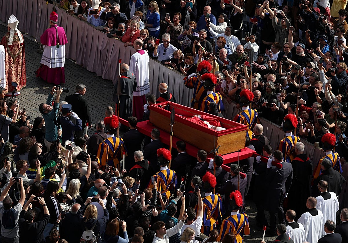 Traslado de los restos del Papa Francisco a la basílica de San Pedro