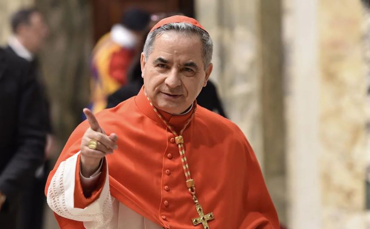 Angelo Becciu en junio de 2018, en la ceremonia en que fue creado cardenal por el Papa Francisco