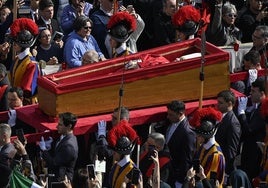 Comienza el velatorio público de los restos del Papa Francisco