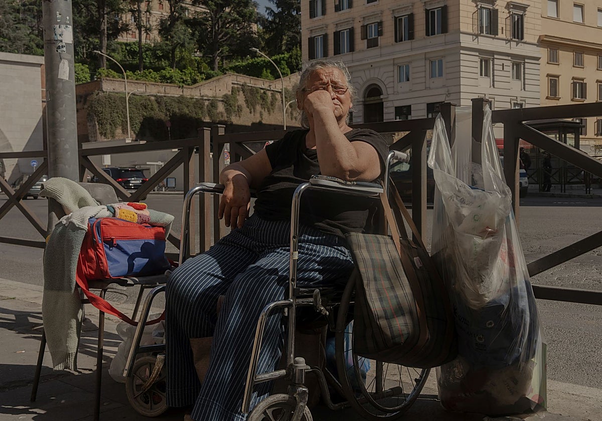Luigia vive desde hace tres años en la calle junto a su marido