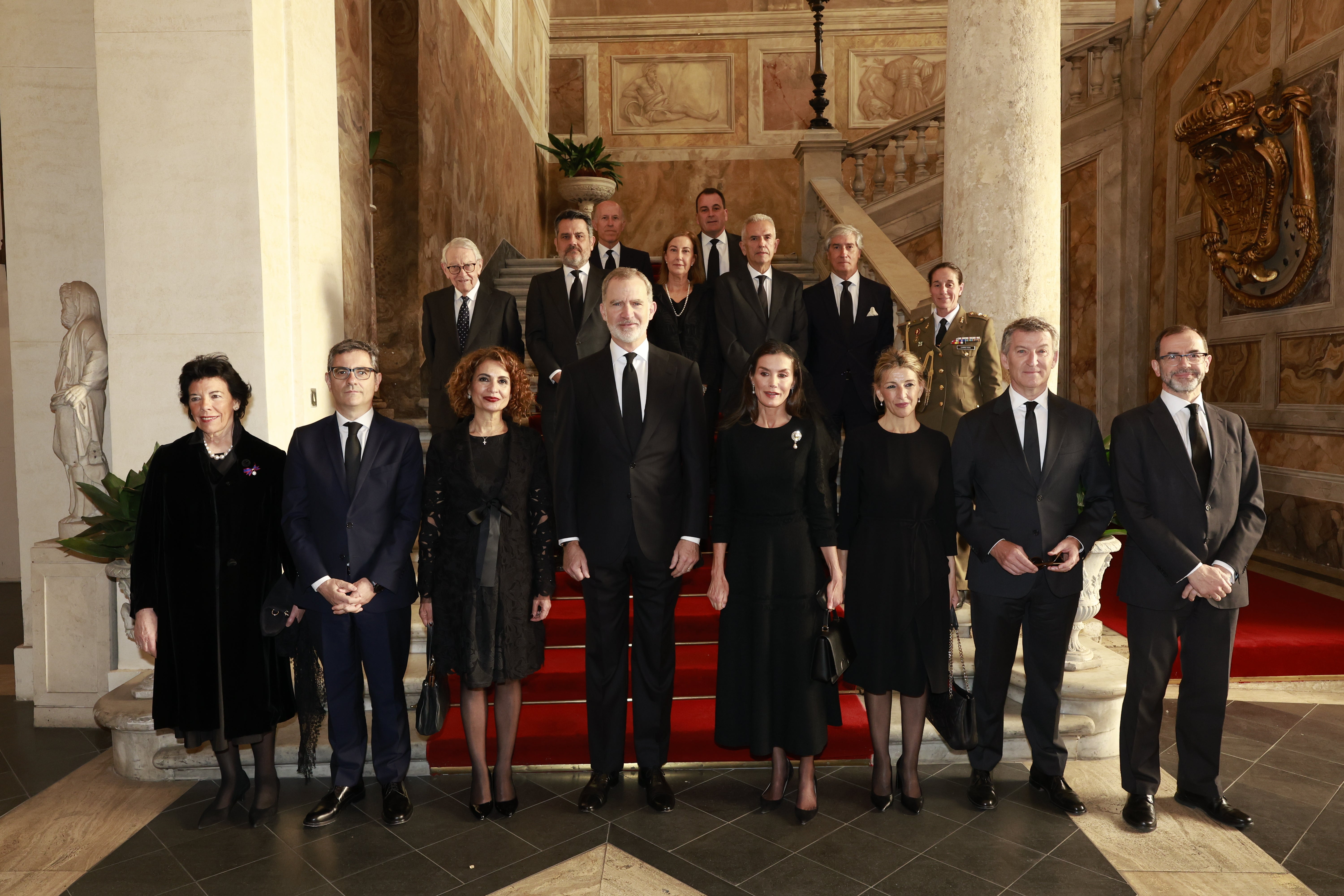 Los Reyes presiden la delegación española en el Vaticano