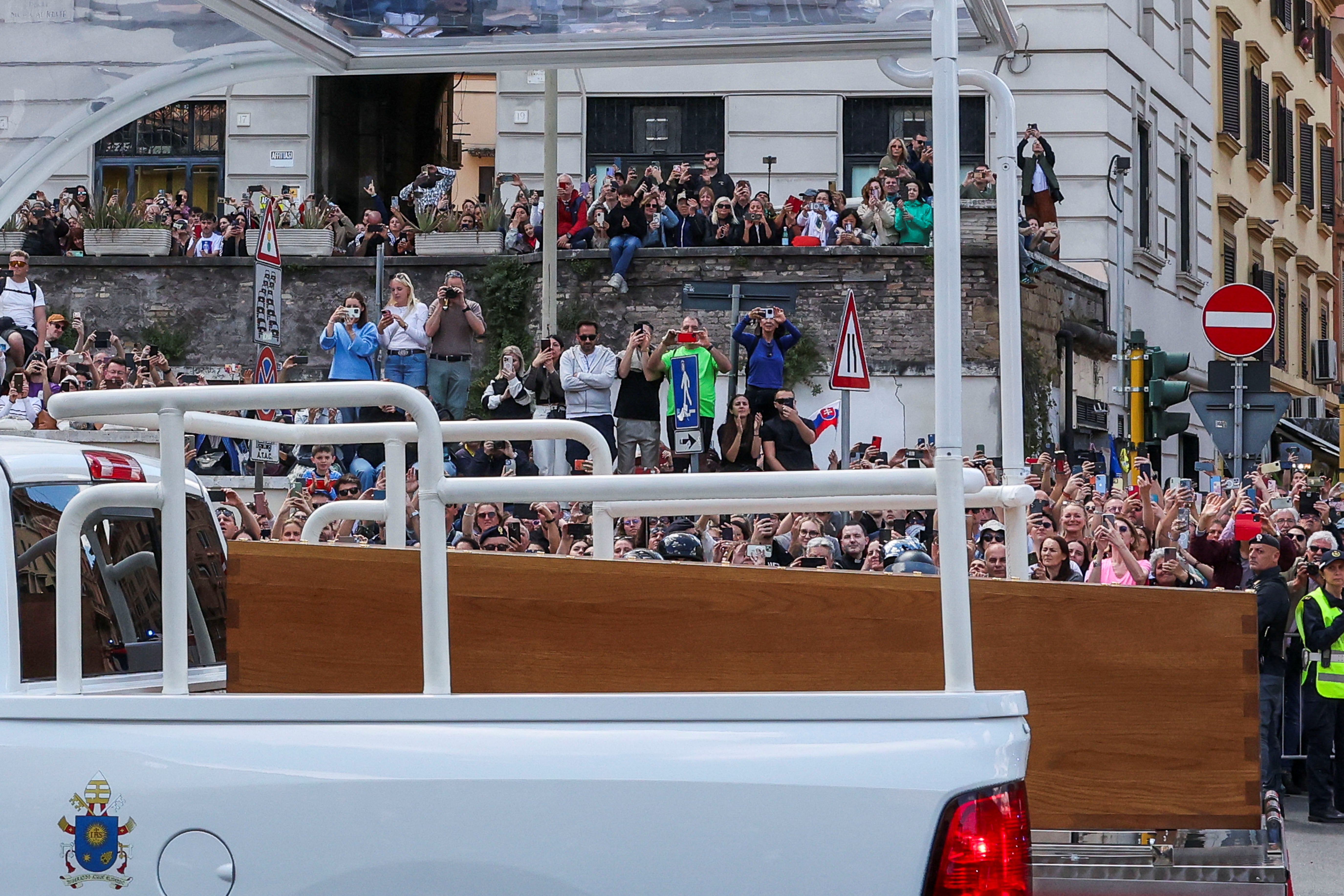 Roma se echa a las calles para el adiós de Bergoglio