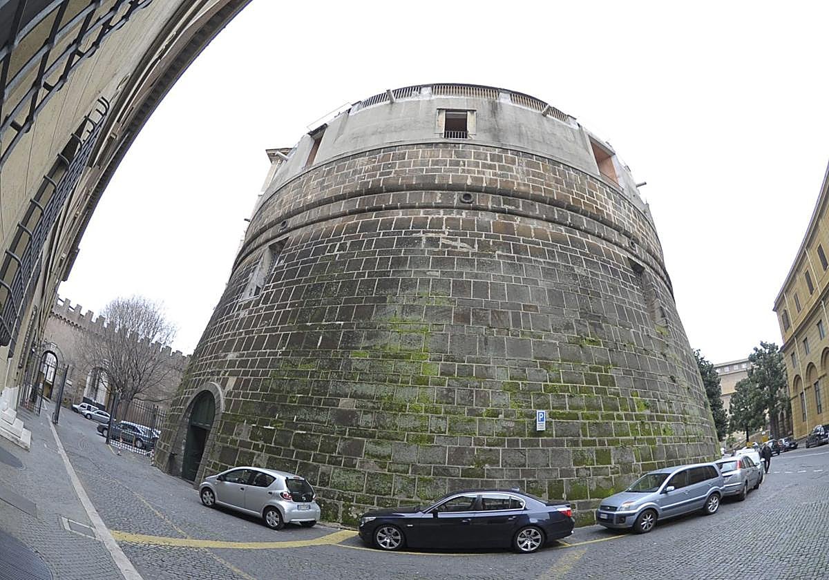 Vista exterior del Instituto para las Obras de Religión (IOR) en la ciudad del Vaticano