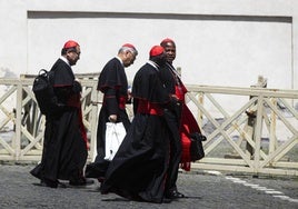 Los cardenales abordan los números rojos de las cuentas vaticanas, el primer desafío del próximo Papa