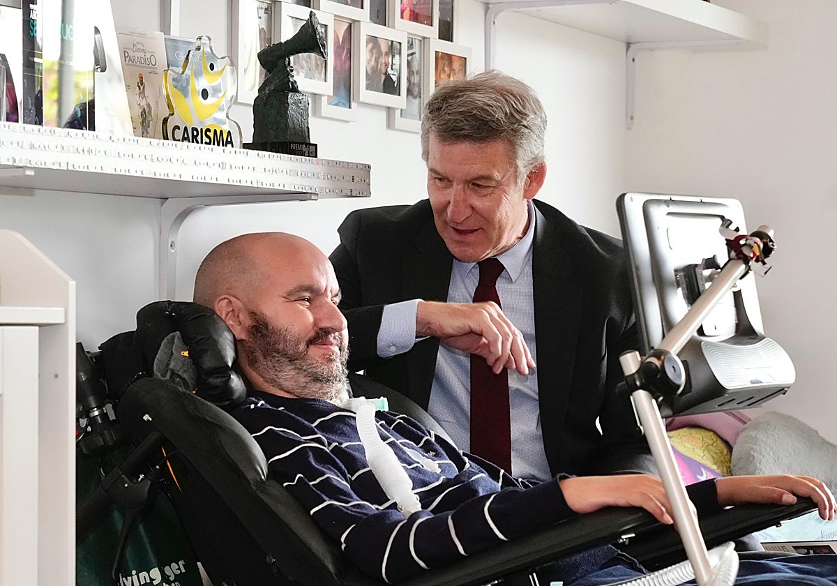 Alberto Núñez Feijóo, junto a Jordi Sabaté, este martes