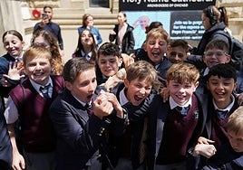 León XIV, el hijo de Mildred Martínez, una bibliotecaria de ascendencia española