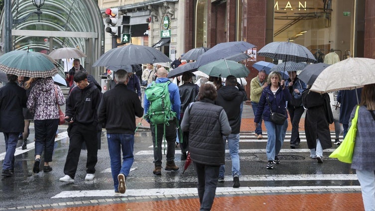 La Aemet lanza aviso naranja en el norte y el este de la Península por fuertes lluvias y granizadas