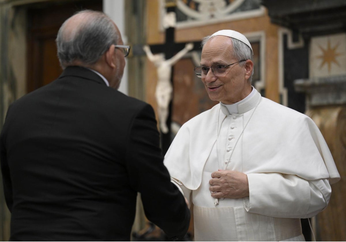 El papa León XIV durante el encuentro con los representantes del cuerpo diplomático acreditado ante la Santa Sede