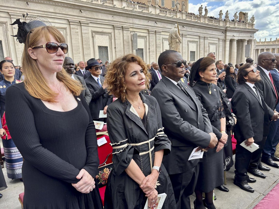 La ministra de Hacienda, María Jesús Monter en la misa del inicio del pontificado.