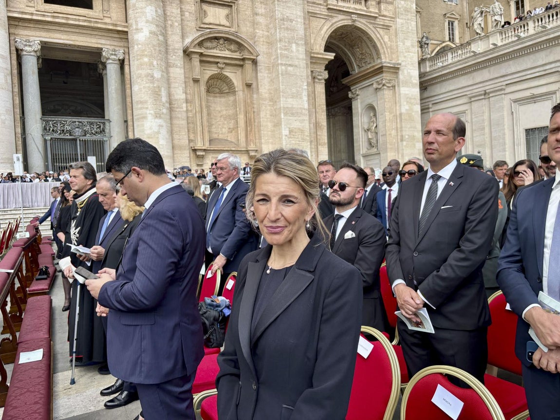 La ministra de Trabajo, Yolanda Díaz asiste a la misa del inicio del pontificado del Papa.