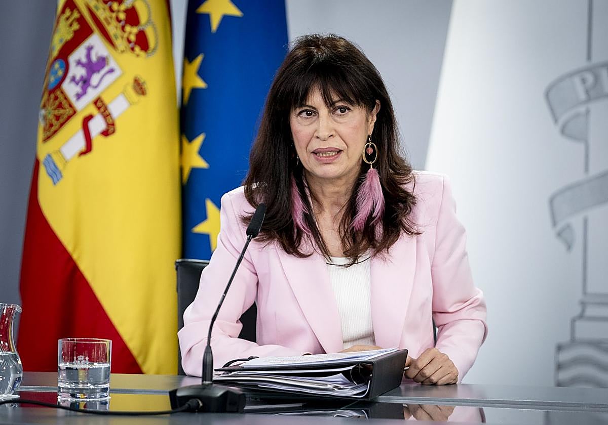 La ministra de Igualdad, Ana Redondo, durante una rueda de prensa tras la reunión del Consejo de Ministros