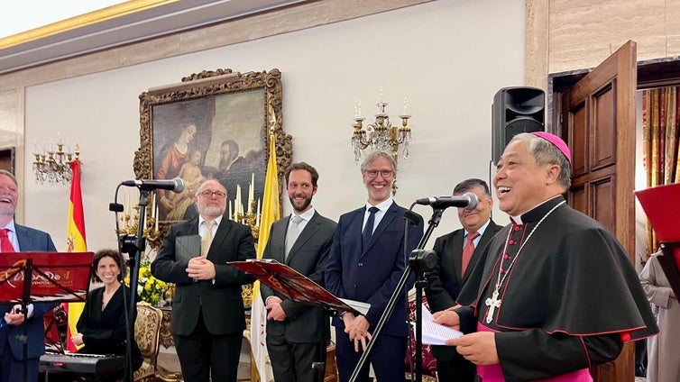 La marcha del nuncio sin que haya relevo frena el nombramiento de obispos en España