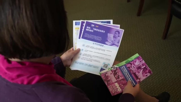 Nueva York lanza campaña para proteger derecho de migrantes indocumentados a vivienda