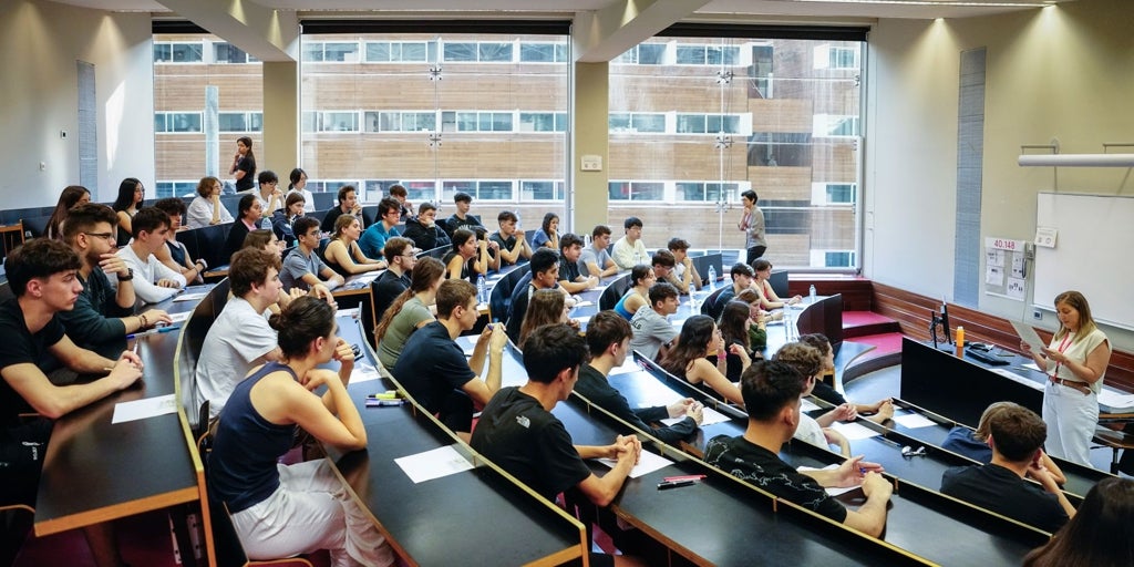 La cooficialidad pasa factura: Baleares, Valencia, Cataluña, Galicia y País Vasco sacan menos sobresalientes en Selectividad