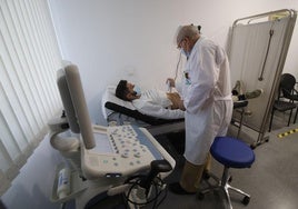El número de profesionales sanitarios colegiados en España superó en 2024 el millón de personas por primera vez