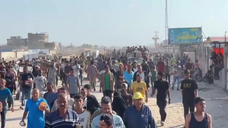 Reparto de comida en el sur de Gaza por parte de la fundación estadounidense