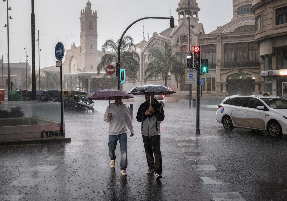La Aemet avisa de la llegada de una dana a España: tormentas y lluvias en estas zonas de España