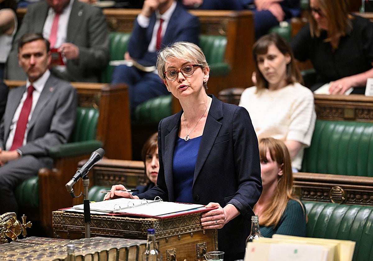 La ministra de Interior de Reino Unido, Yvette Cooper