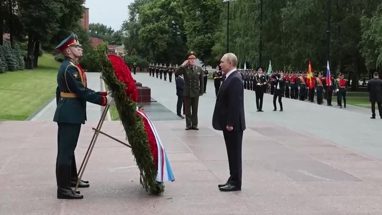 Putin honra la memoria de los caídos en el 84 aniversario del comienzo de la invasión nazi