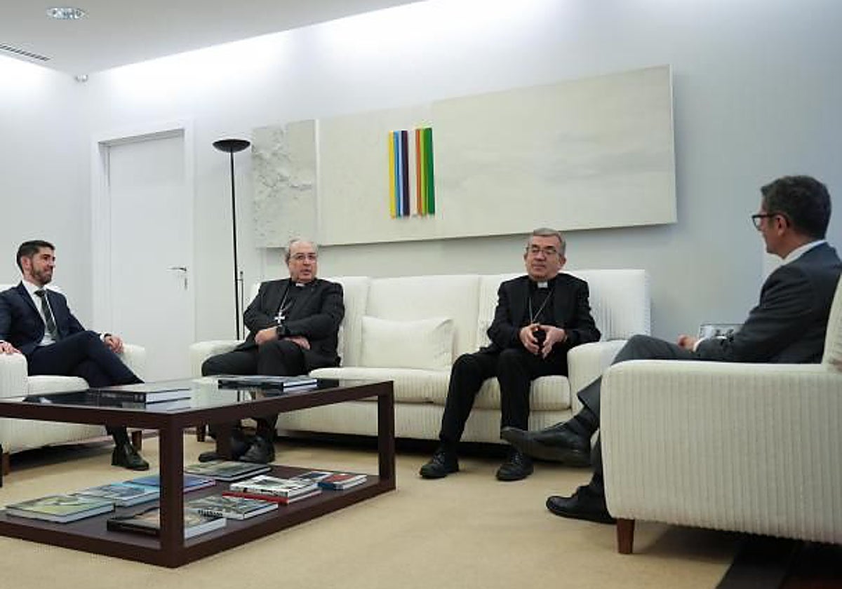 Argüello y Bolaños, a la derecha, en una reunión en la sede del ministerio