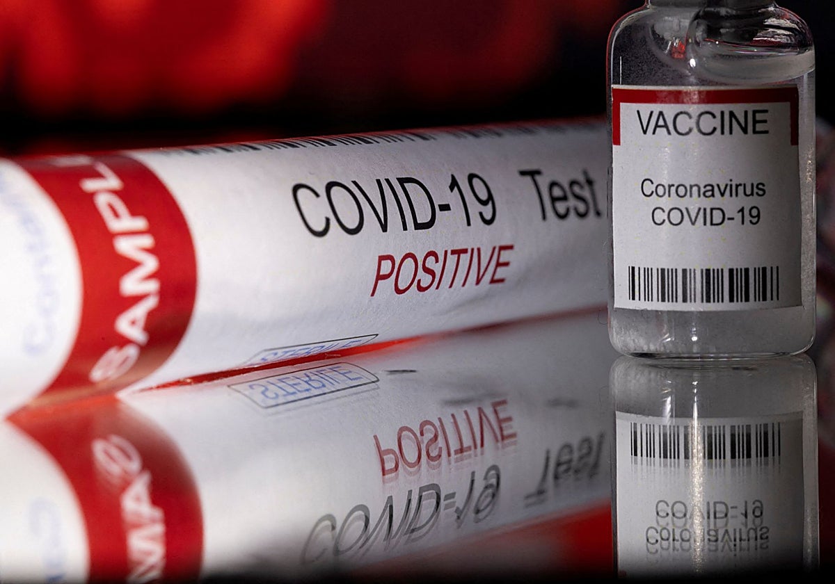 Prueba positiva de COVID-19 y vacuna COVID-19«