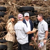 Donald y Melania Trump visitan una zona devastada por las inundaciones en Texas