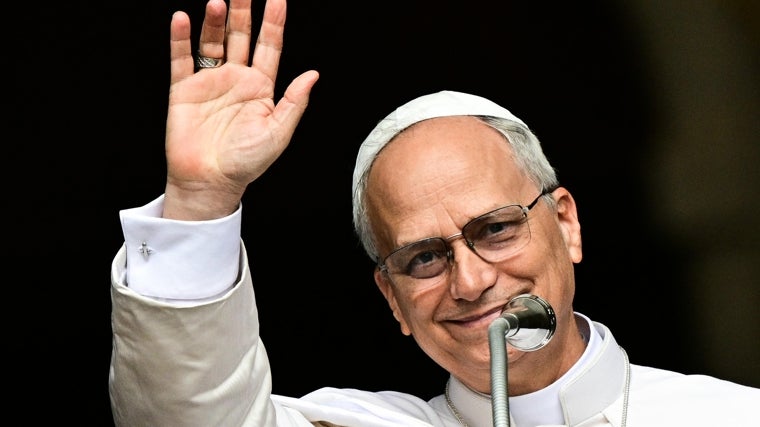 El Papa León XIV dirige la oración del Ángelus en Castel Gandolfo