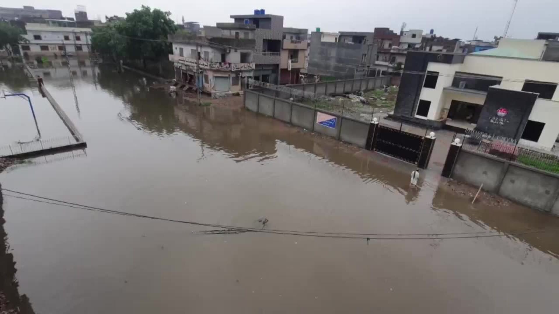 Las lluvias monzónicas en Pakistán han cobrado la vida de al menos 150 personas
