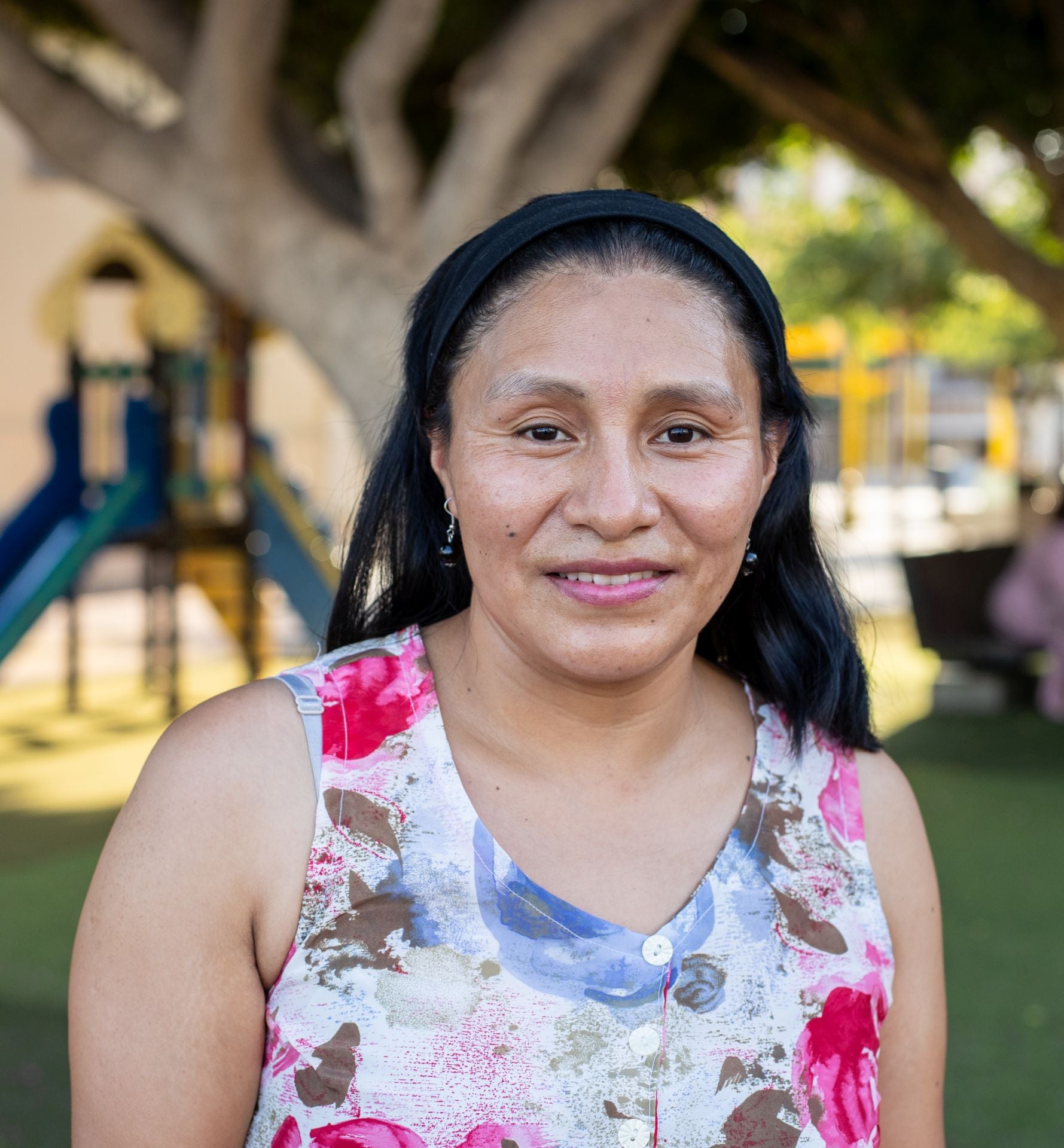 Flavia, de 30 años lleva cinco años en Torre Pacheco. Limpia casas en el pueblo y aquí, conoció a Mario, también de Guatemala, con el que tienen un hijo «pachequero» de tres años.