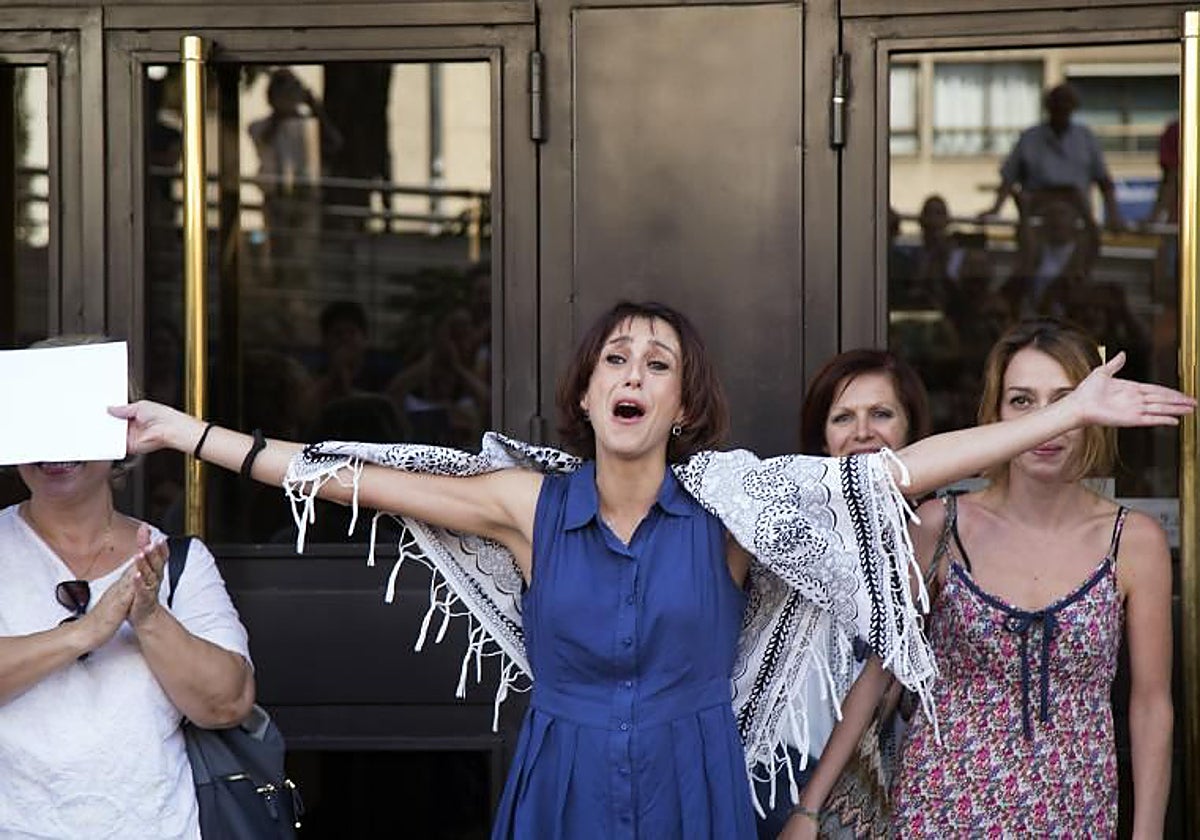 Juana Rivas sale de los juzgados de Granada en 2017 tras decretarse su libertad provisional