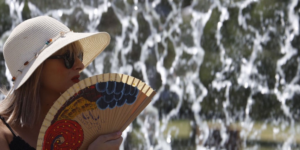 La ola de calor activa este lunes avisos en más de una treintena de provincias: máximas de 42ºC y riesgo de incendios