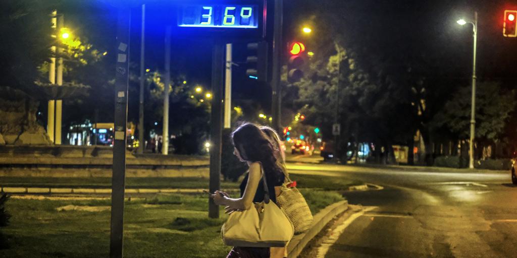 La Aemet avisa de la llegada de noches tropicales a España tras ampliar la duración de la ola de calor: estas son las zonas afectadas